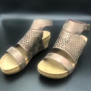 Pierre Dumas Brown Vegan Leather Wedge Sandals, Women's Size 8/EUR 38.5